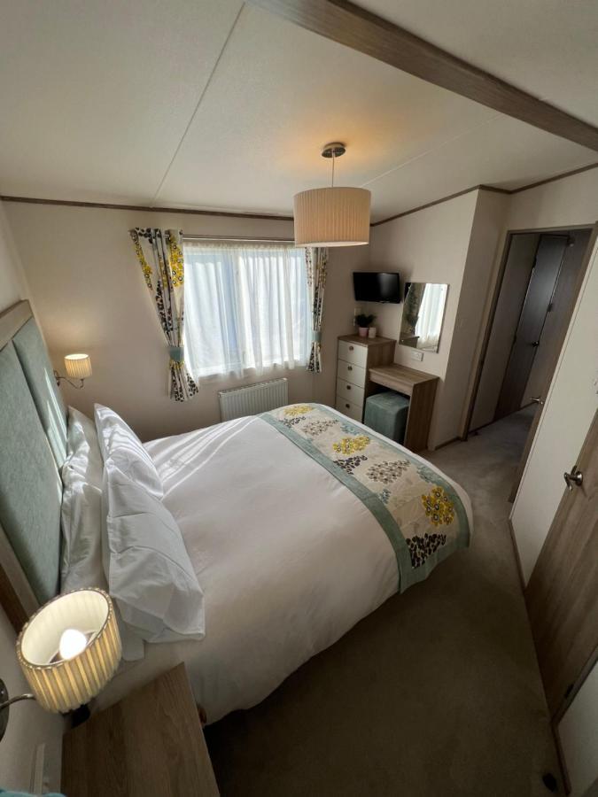 Anchors Rest - Family Caravan - Haven Lytchett Minster Exterior photo